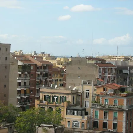 Bed & Breakfast Appia Nuova Holiday 2*